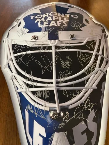 TORONTO MAPLE LEAFS TEAM SIGNED 3D MASK PHOTO ON WOOD image indicator(3)