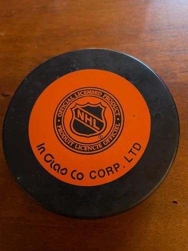 DALLAS STARS NHL JOHN A ZIEGLER PUCK w/CASE - photo 4