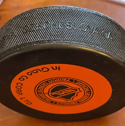 DALLAS STARS NHL JOHN A ZIEGLER PUCK w/CASE - photo 5
