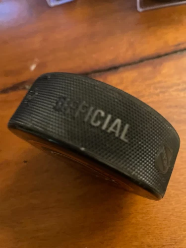 NHL GAME USED PUCK RARE NO LOGO w/NHL LOGO LIMITED QUANTITY INGL - photo 2