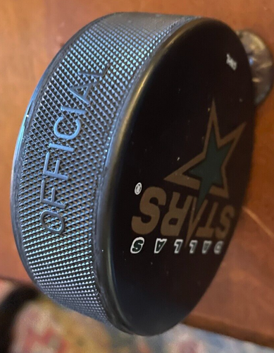 Dallas Stars Hockey Puck NHL Pre FIRST YEAR 1993 RARE - photo 2