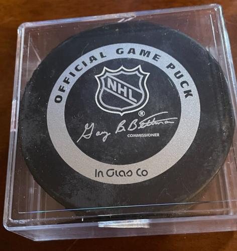 SIGNED OFFICIAL NHL GAME PUCK ALEXEI KOVALEV 92 - photo 2