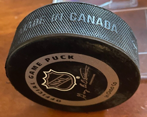 SIGNED OFFICIAL NHL GAME PUCK ALEXEI KOVALEV 92 - photo 5