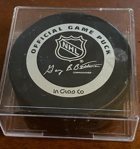 2 COLORADO 2001 All Star Game NHL Hockey Puck's - photo 5