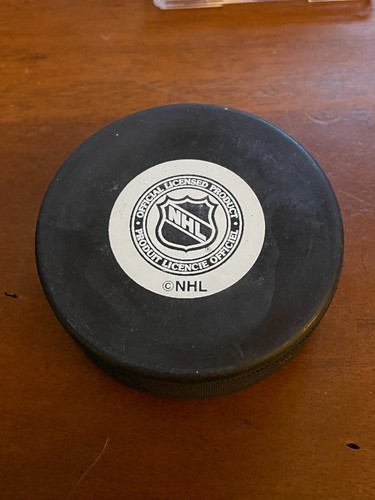 Pittsburgh Penguins Vintage SMALL Logo Puck w/case NHL 1992 - photo 4