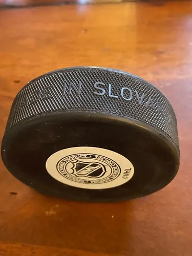 Pittsburgh Penguins Vintage SMALL Logo Puck w/case NHL 1992 image indicator(5)