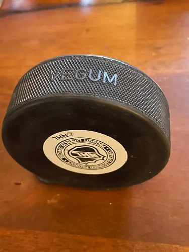 Pittsburgh Penguins Vintage SMALL Logo Puck w/case NHL 1992 image indicator(6)