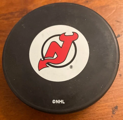 NEW JERSEY DEVILS NHL OFFICIAL PUCK RARE VINTAGE - photo 2