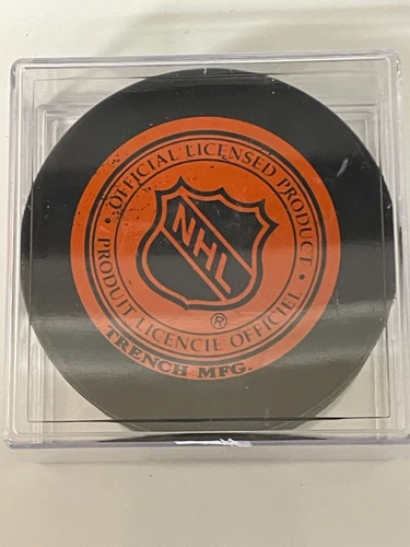 JOHN BUYCK BOSTON BRUINS Game SIGNED vintage GAME PUCK - photo 3