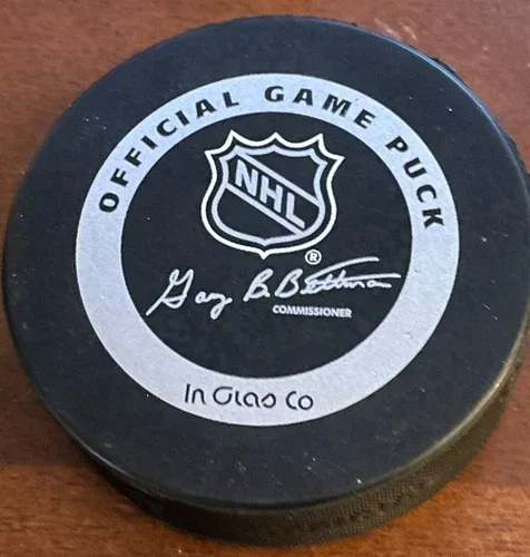 2000 Stanley Cup Final Game Puck Devils INGLASCO w/CASE image indicator(5)