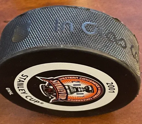 2000 Stanley Cup Final Game Puck Devils INGLASCO w/CASE image indicator(7)