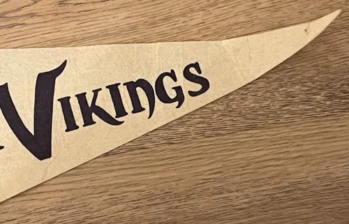 1967 NFL MINNESOTA VIKINGS vtg Pennant 30"x12" USA image indicator(2)