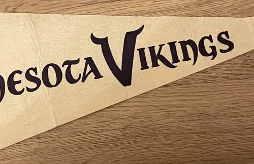 1967 NFL MINNESOTA VIKINGS vtg Pennant 30"x12" USA image indicator(4)