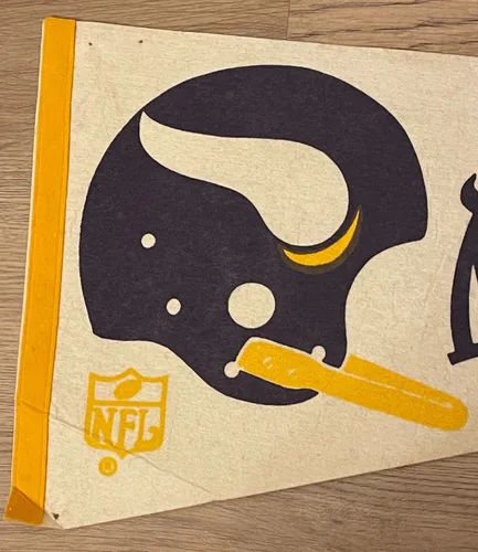 1967 NFL MINNESOTA VIKINGS vtg Pennant 30"x12" USA image indicator(5)