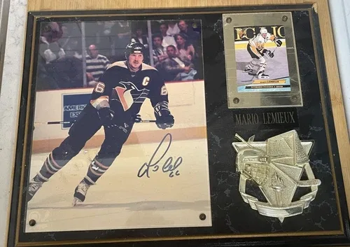 MARIO LEMIEUX Autographed FRAMED VINTAGE 1992 FLEER #66