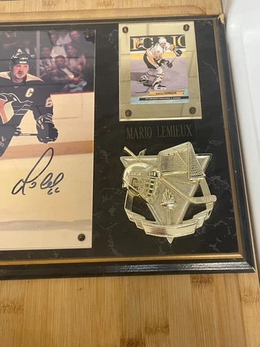 MARIO LEMIEUX Auto FRAMED #cleanout  VINTAGE 1992 FLEER #66 - photo 2