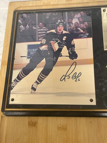 MARIO LEMIEUX Auto FRAMED #cleanout  VINTAGE 1992 FLEER #66 - photo 4