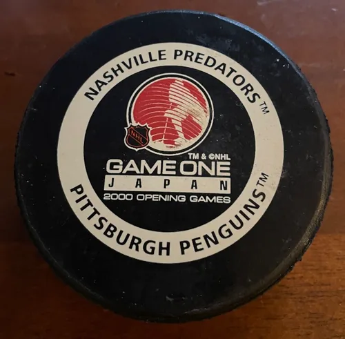 2000 Nashville Predators Official Bettman NHL Game Puck image indicator(3)