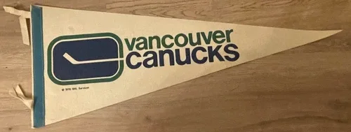 1970 Vintage VANCOUVER CUNUCKS NHL Pennant Banner 29” x 12”