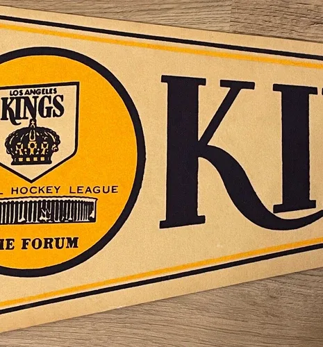 1970 Vintage LOS ANGELES KINGS NHL banner 29” x 12” PENNANT BANN image indicator(5)