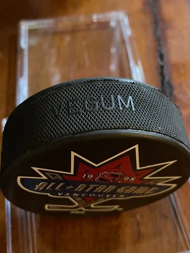 1998 ALL STAR GAME VANCOUVER NHL HOCKEY PUCK image indicator(5)