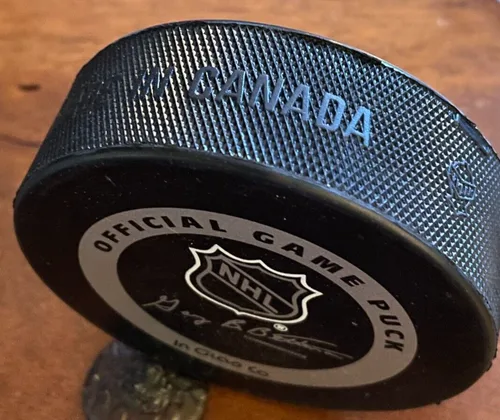 VINTAGE PITTSBURGH PENGUINS NHL GAME PUCK 1980's image indicator(5)