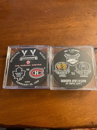 1999 LEAFS VS HABS VINTAGE RARE PUCK NHL w/CASE image indicator(4)