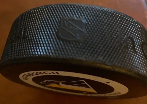 VINTAGE PITTSBURGH PENGUINS NHL GAME PUCK 1980's image indicator(5)