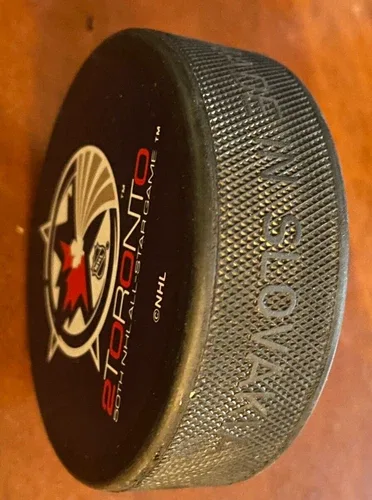 2000 50TH NHL ALL STAR GAME TORONTO HOCKEY PUCK image indicator(3)