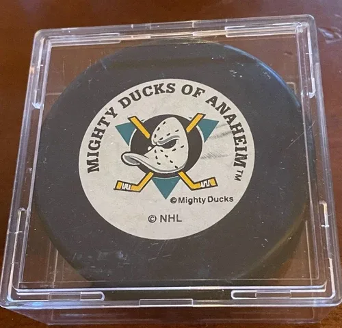 MIGHTY DUCKS NHL Hockey Puck SLOVAKAI