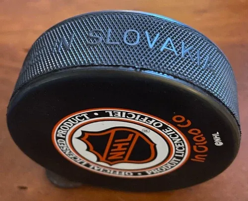 NY ISLANDERS VINTAGE OFFICIAL INGLASCO HOCKEY PUCK NHL RARE image indicator(7)