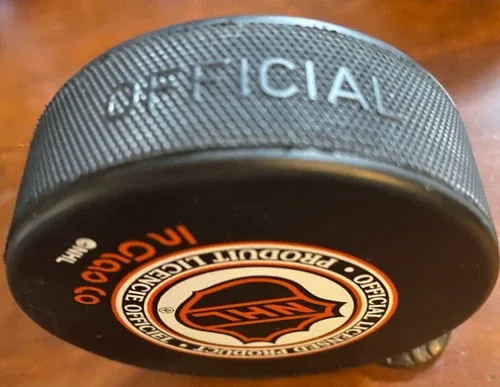 1980 PHILADELPHIA FLYERS NHL HOCKEY PUCK image indicator(6)