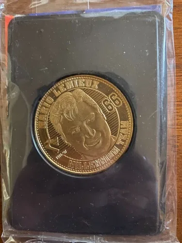 MARIO LEMIEUX #66 Pittsburgh Penguin Collector Coin image indicator(2)