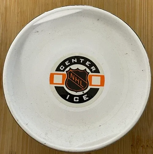 VINTAGE PITTSBURGH PENGUINS NHL GAME PUCK 1980's image indicator(2)