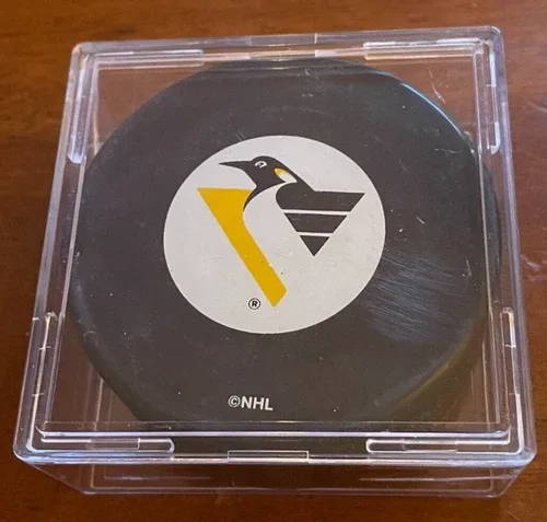 VINTAGE PITTSBURGH PENGUINS NHL GAME PUCK 1990's VEGUM