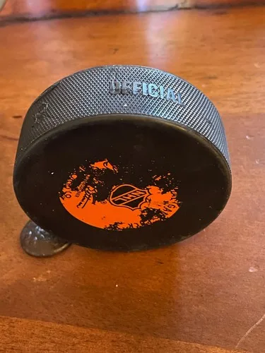 PITTSBURGH PENGUINS VTG GAME PUCK image indicator(5)