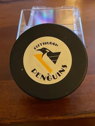 PITTSBURGH PENGUINS NHL VINTAGE HOCKEY PUCK image indicator(2)