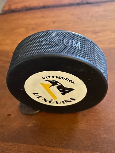 PITTSBURGH PENGUINS NHL VINTAGE HOCKEY PUCK image indicator(4)