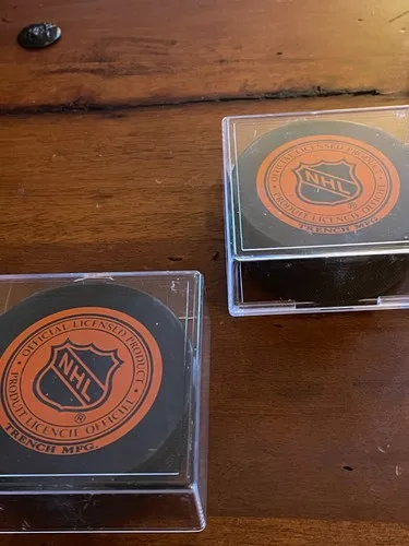 PITTSBURGH PENGUINS NHL VINTAGE HOCKEY PUCK image indicator(6)