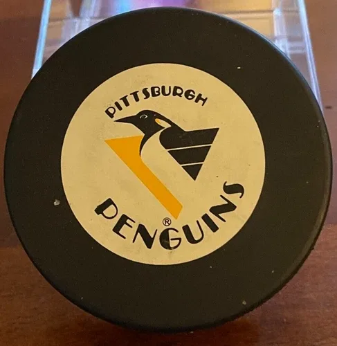 PITTSBURGH PENGUINS NHL VINTAGE HOCKEY PUCK image indicator(2)