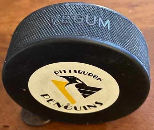 PITTSBURGH PENGUINS NHL VINTAGE HOCKEY PUCK image indicator(3)