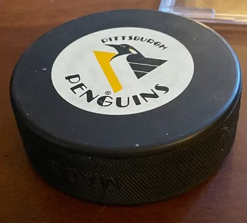 PITTSBURGH PENGUINS NHL VINTAGE HOCKEY PUCK image indicator(5)
