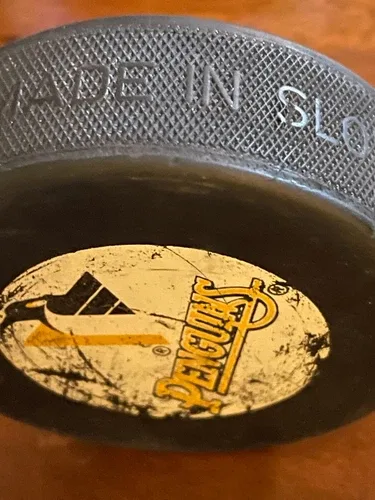 VINTAGE 1990s Pittsburgh penguins NHL GAME USED PUCK image indicator(5)