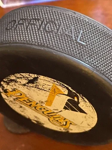 VINTAGE 1990s Pittsburgh penguins NHL GAME USED PUCK image indicator(7)