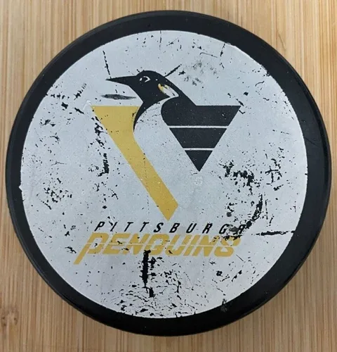 PITTSBURGH PENGUINS NHL VINTAGE CZECH HOCKEY PUCK
