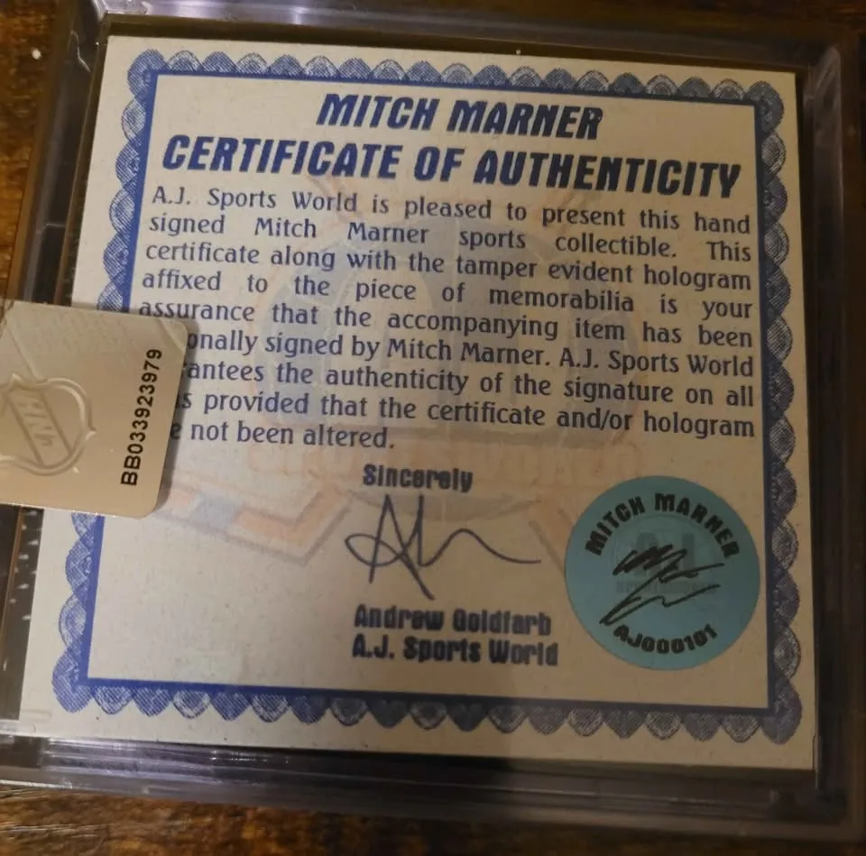 Mitch Marner autographed Puck image indicator(2)