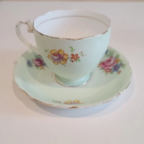 Vintage Royal Grafton Fine Bone China Floral Tea Cup And Saucer - photo 2