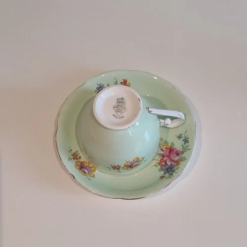Vintage Royal Grafton Fine Bone China Floral Tea Cup And Saucer - photo 3