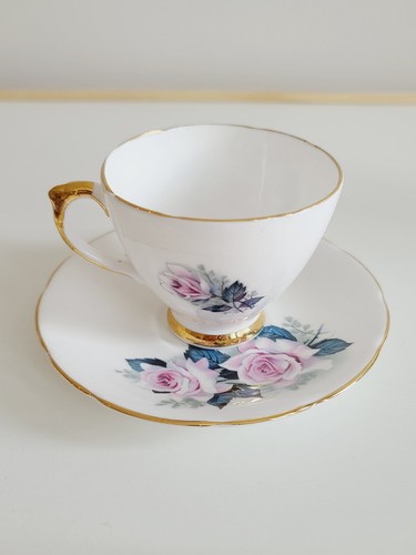 Vintage Delphine Bone China TeaCup & Saucer; Light Pink Rose (Ma - photo 2