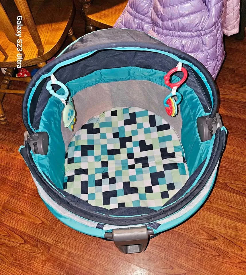 Fisher-Price On-the-Go Baby Dome